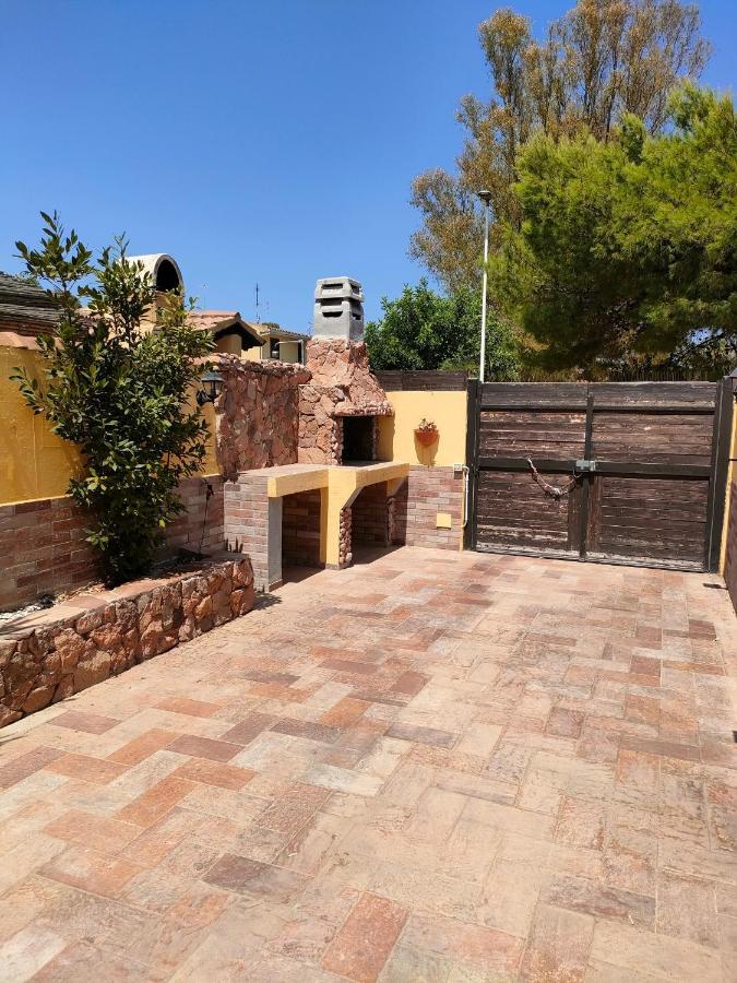 Casa Laura, Quartu Sant'Elena Villa Su Forti ภายนอก รูปภาพ